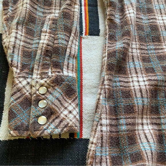 Vintage JC Penney Pearl Snap Flannel button up shirt. Size 15.5-33. Pockets! - Picture 3 of 15